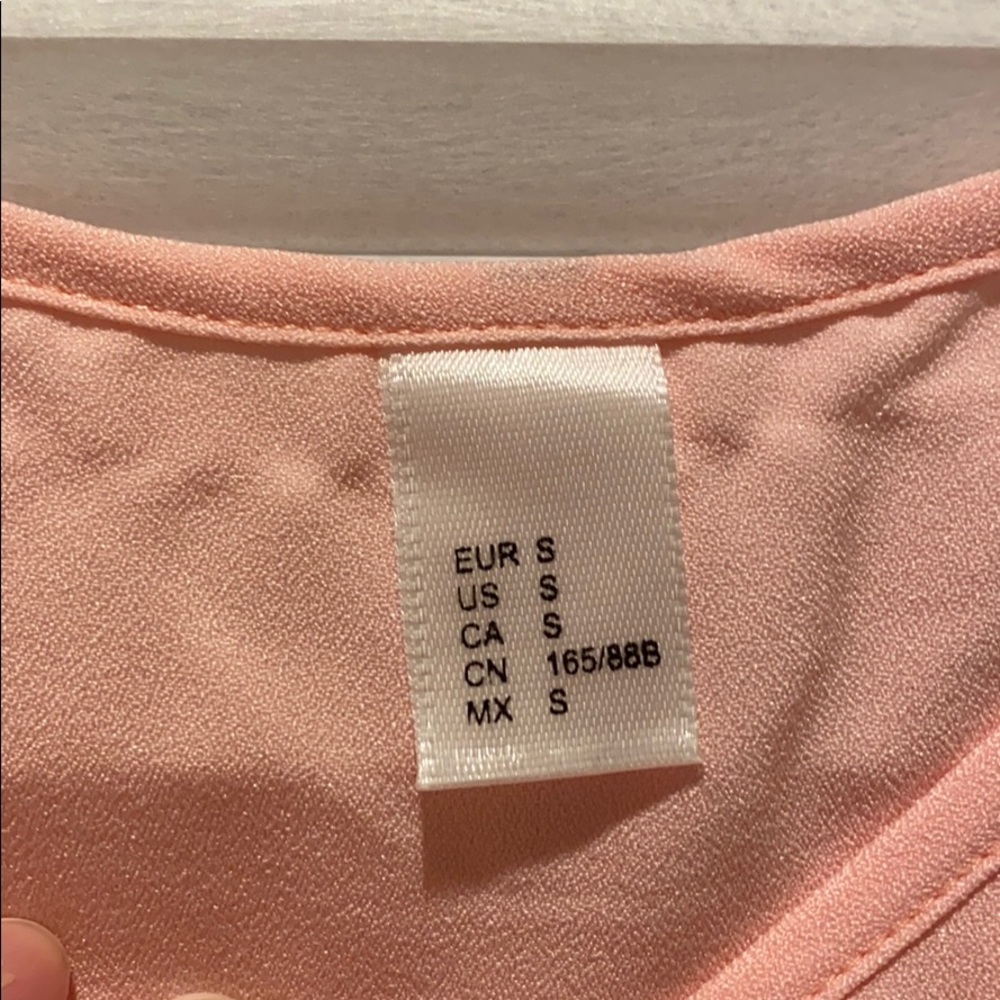 Pink Scalloped Top - Picture 4 of 4